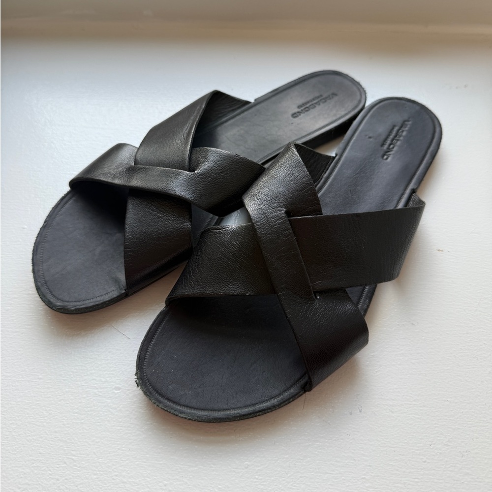 Vagabond Black Leather Slide Sandals